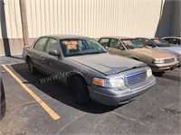 2000 Ford Crown Victoria