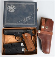 SMITH & WESSON, MODEL 39-2, 9mm PISTOL, BOXED