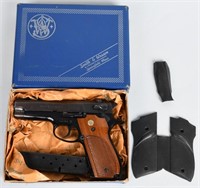 SMITH & WESSON 39-2, 9mm PISTOL, BOXED