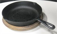 Cast Iron Round Pan With Antique Wood Trivet 10"
