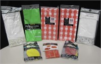 8 NIP Items - Table Covers, Balloons & Pom-Poms