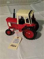 Ertl IHC 1586 Tractor 1/16
