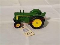 Ertl John Deere 820 Standard 1/16