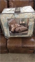 Queen - Croscill $400 Bedding Set
