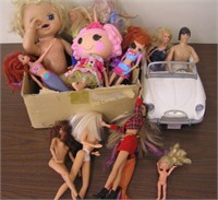 Large Lot of Barbie Dolls & Car