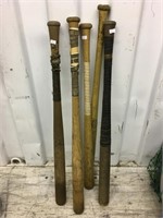 Lot of 5 wooden baseball bats        (k 90)