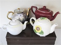 4 Ceramic Tea Pots