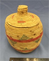 Hooper Bay grass basket, 9" with natural berry dye