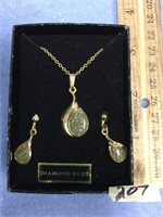 Diamond dust pendant and earrings       (3)