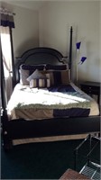Black Wood 4 Post Full bed Bedroom set