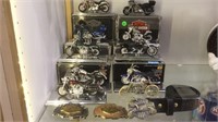 13 PC - HARLEY DAVIDSON MOTORCYCLE DISPLAY MODELS