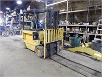 Hyster 80 All Electric Forklift w / Charger