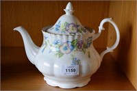 Large Royal Albert teapot 'Springfield',