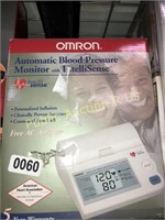 OMRON $50 RETAIL BLOOD PRESSURE MONITOR W