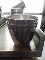 Stainless Steel Bowls 3 qt Lot of 2 Heavy Duty