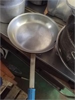 14 1/2" Skillet with Lid