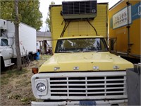 1976 Ford F750 Refrigerated Box Van 2 Compartments