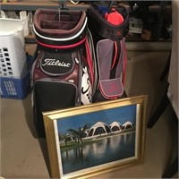 Titleist Golf Bags and Dubai Golf Club Picture