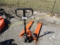 Central Hydraulic 2 Ton Pallet Jack