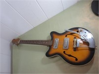 Vintage Hollow Body Electric Guitar