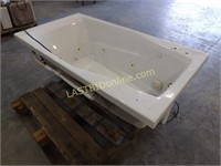 WHIRLPOOL JETTED TUB