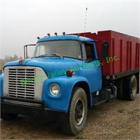 TRUCK, '70 IH 1600 Load Star model 1600 gas