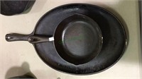 Large oval cast iron skillet , small no 3