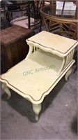 Vintage step down French provincial end table, 24