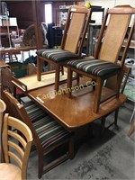 DINING TABLE W/6 CHAIRS + LEAF