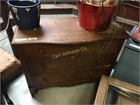 3 DRAWER WOOD CHEST W/CASTERS