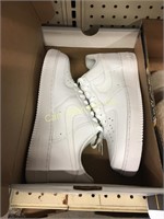 NIKE AIR FORCE 1'S (BRAND NEW, MENS SIZE 10)