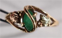 10 kt GOLD GENUINE EMERALD RING SIZE 8.25