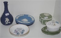 Seven various Wedgwood jasperware pieces