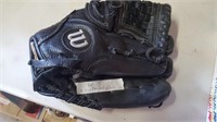 WILSON BALL GLOVE