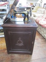 Antique Singer Sewing Machine in Mahogany Cabinet