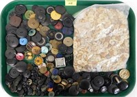 COLLECTION OF VINTAGE BUTTONS