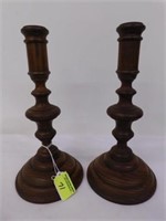 PAIR OF FINE TURNED WOODEN CANDLESTANDS