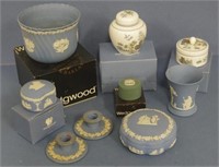 Eight Wedgwood jasperware items