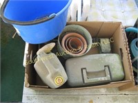 BOX LOT OF YARD MISC