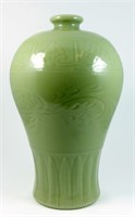 CHINESE LONGQUAN CELADON GLAZED MEIPING VASE