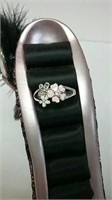 NEW Ladies Pretty Flower Ring Size 8