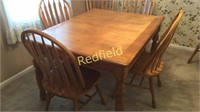 Oak Dining Table w/ 6 Chairs