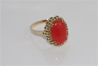 9ct yellow gold and red coral ring
