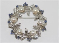 18ct white gold, pearl and sapphire brooch