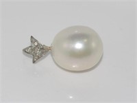 Large south sea pearl pendant
