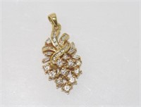 18ct yellow gold and diamond pendant