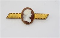 Australian 15ct yellow gold and shell cameo brooch