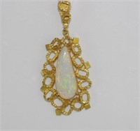 18ct yellow gold, solid Australian opal pendant
