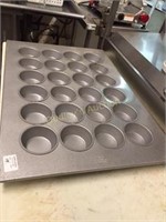 Lg Baking Muffin Tray