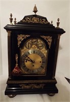 HIGHLY DETAILED MANTLE CLOCK